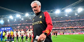 Mourinho sta perdendo anche i tifosi della Roma. Fiducia dai Friedkin