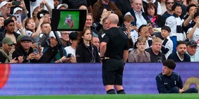 Premier, problemi con il Var: arbitri a lezione dai... piloti d'aereo