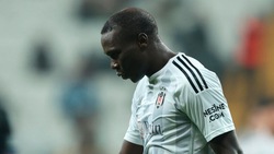 Aboubakar, il trapianto di capelli e la decisione del Besiktas: cosa è successo
