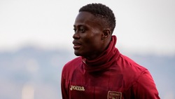 Seck, incidente e paura: Mercedes distrutta a Torino. Cosa è successo