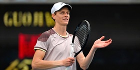 Jannik il tritatutti, migliora i suoi record senza pensare ai numeri