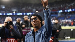 Psg-Barcellona è la sfida di Ronaldinho: il brasiliano a Parigi