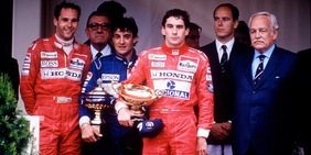 Ayrton Senna, le istantanee di un mito