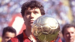 Le due vite di Van Basten: i 60 anni del dio del calcio
