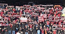 Torino, tifosi convocati al Fila: carica e contestazione