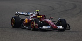 La McLaren è già bollente, Ferrari rinnovata e gelata