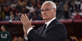 Ranieri in lacrime per l'emozionante omaggio dei tifosi Roma