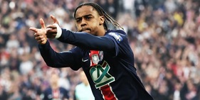 Psg scatenato, alza la Coppa di Francia: Barcola e Hakimi avvertono l'Inter