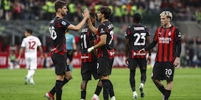 Milan, Gabbia e Joao Felix piegano il Monza mentre la Sud contesta