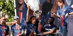 Psg, delirio Champions: a Parigi festa senza un domani