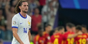 La Spagna sembra il Psg, la Francia l'Inter poi entra Cherki: 5-4 scatto d'orgoglio Bleus ma non basta