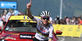 Pogacar fa il vuoto, un marziano tra noi: cancellata la delusione crono