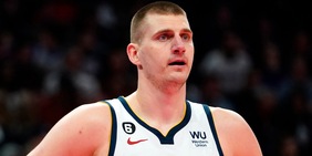 Jokic rinvia il rinnovo con i Denver Nuggets: ballano quasi 80 milioni