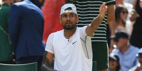 “Uno spettacolo di m…”: Kyrgios demolisce Wimbledon e tira fuori la Champions League
