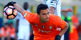 Lo ricordate? Può tornare alla Juve per fare il vice Di Gregorio. Perin in uscita