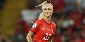 Alisha Lehmann, spunta una guardia del corpo: "Vista la sua fama..."