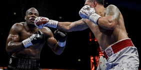 Usyk leggenda: Dubois ko, l'ucraino riunifica le 4 cinture da campione del mondo dei pesi massimi