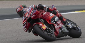 Marc Marquez trionfa anche a Brno. Delusione Bagnaia: fuori dal podio