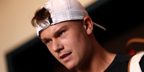 Licenziato da Sinner, ora al lavoro per il rivale: Rune lo annuncia così