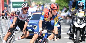 Ciclismo: paura Baroncini, Ciccone carico