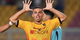 Coppa Italia, il Lecce vince e aspetta Milan-Bari. Tris Genoa, Carboni subito in gol