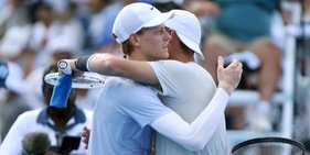 "Potenziale enorme": Sinner spietato, ko anche la favola Atmane ma che elogio! È finale a Cincinnati