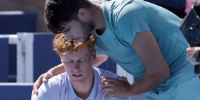 Forfait Sinner per il doppio misto allo US Open. Poi il messaggio social e arriva la risposta di Alcaraz