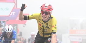 La Vuelta di Vingegaard: vittoria alla Pogacar e maglia rossa, suo il cuore della corsa