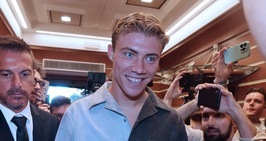 Hojlund si presenta: “Gol di Anguissa visto al ristorante. Napoli miglior club italiano”