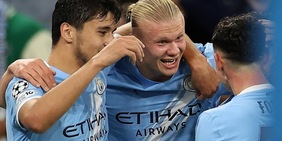 Conte, un rosso taglia le gambe: De Bruyne subito fuori, il Napoli cade in 10 a Manchester