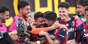 Pazzesco a Bologna: Genoa avanti, poi magia Castro e rigore Orsolini durante 13' di recupero