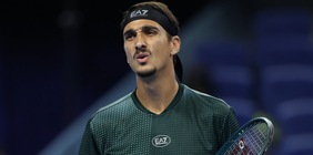 Sonego ko a Pechino, Zverev vola agli ottavi di finale: ora c'è Moutet