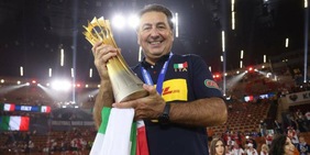 Il maestro De Giorgi e i normali al potere: viva l'Italia del volley!