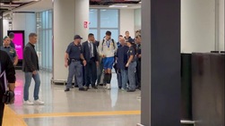 Italvolley, Giannelli torna con la Coppa del Mondo in mano