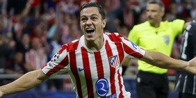 Raspadori gol, Liverpool punito da Osimhen. Poker De Zerbi, Tottenham fermato dal Bodo