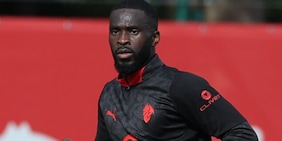 Tomori in gruppo, punta la Juve. Il Milan e Allegri sorridono, De Winter scalpita