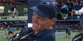 Si aggrappa alla racchetta e zoppica disperato: Sinner, brutta fine a Shanghai