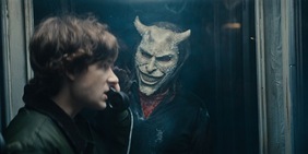 Black Phone 2: online il trailer ufficiale del nuovo horror con Ethan Hawke, Il Rapace è tornato