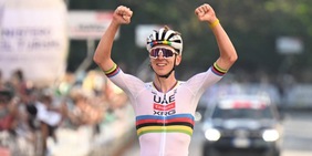 Tutti i colori di Pogacar: fuga show alla Tre Valli