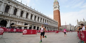 Venicemarathon e Joma presentano la nuova scarpa dedicata alla 39^ Wizz Air Venicemarathon