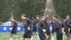Inter, Chivu torna sull'arbitraggio di Roma con i suoi mentre Zanetti osserva a bordo campo