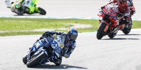 Alex Marquez vince in Malesia davanti ad Acosta e Mir. Ritiro per Bagnaia: cosa è successo