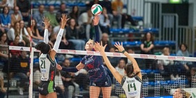 La Reale Mutua Fenera Chieri ‘76 ritrova il sorriso: vittoria di squadra a Pesaro