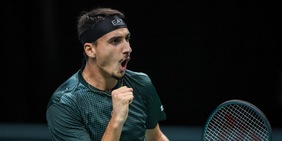 Sonego batte Cobolli in rimonta: il successo nel derby vale i quarti a Metz