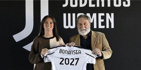 Bonansea rinnova con le Women fino al 2027: "Mi sento a casa, la Juve ti insegna a non mollare mai"