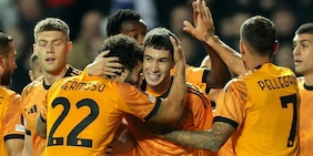 Soulé-Pellegrini show, la Roma vince a Glasgow. Bologna in 10 dal 23', pari senza gol con il Brann