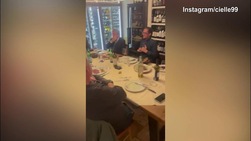 Lucarelli e il regalo per Protti che si commuove...