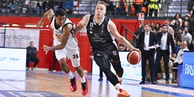 Basket, Tortona espugna Udine: l'ex Strautins si mette l'infortunio alle spalle e fa 20 punti