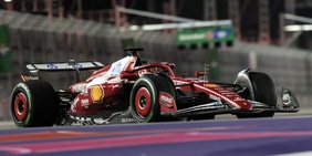 Leclerc nono, Hamilton ultimo. Disastro Ferrari a Las Vegas: "Non ho più spiegazioni"