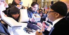 Spike Lee quasi chiede scusa, esprime il suo rispetto per Sinner e anzi gli chiede una racchetta